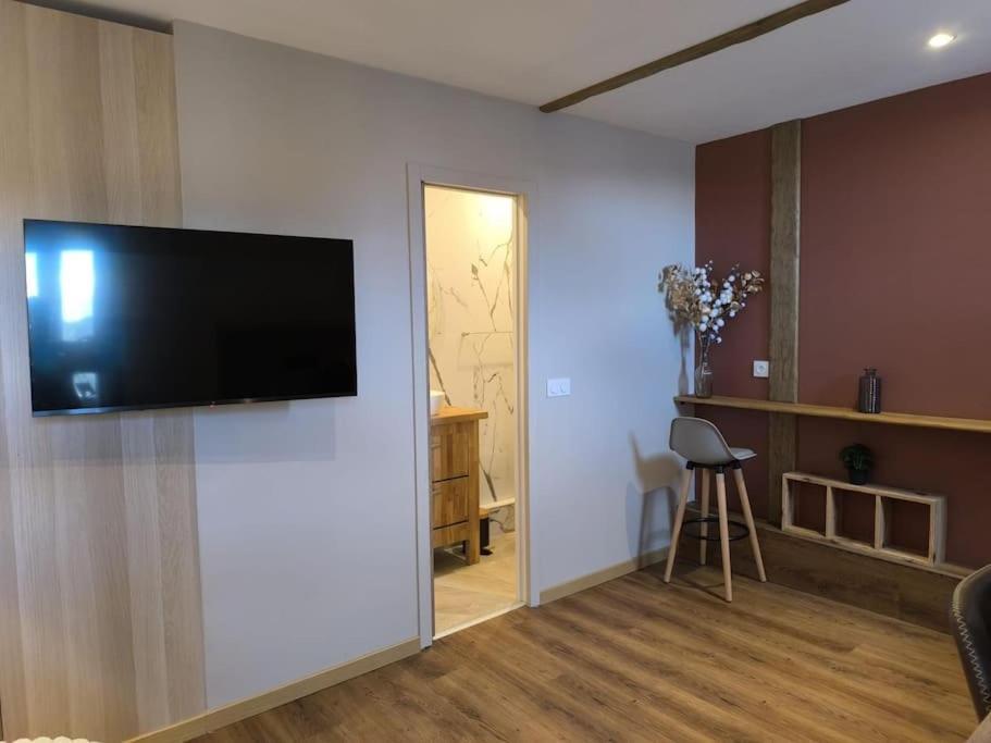 Apartment Grand Place Morny Refait A Neuf *